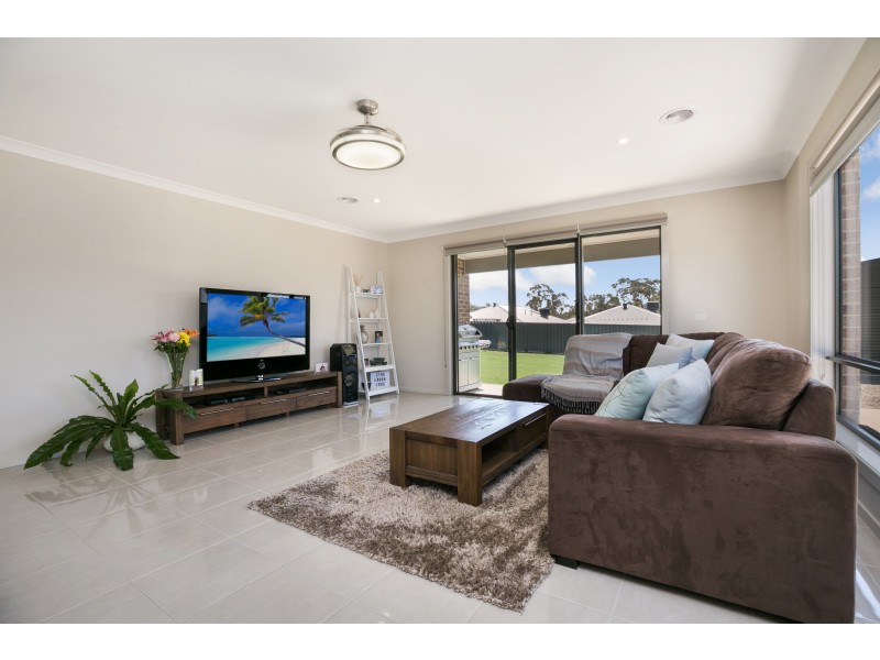 16 Lushington Rise, Mckenzie Hill VIC 3451