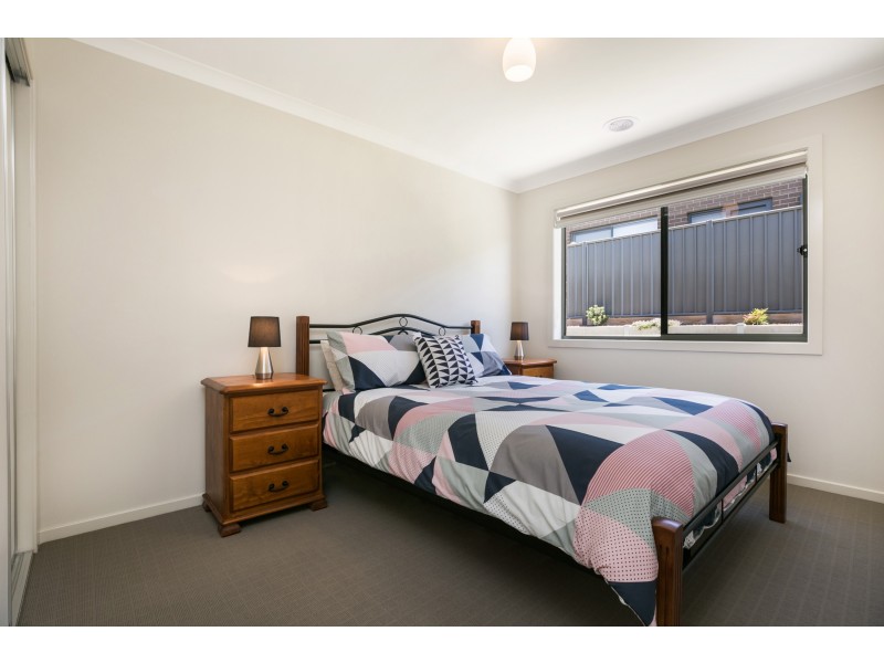 16 Lushington Rise, Mckenzie Hill VIC 3451
