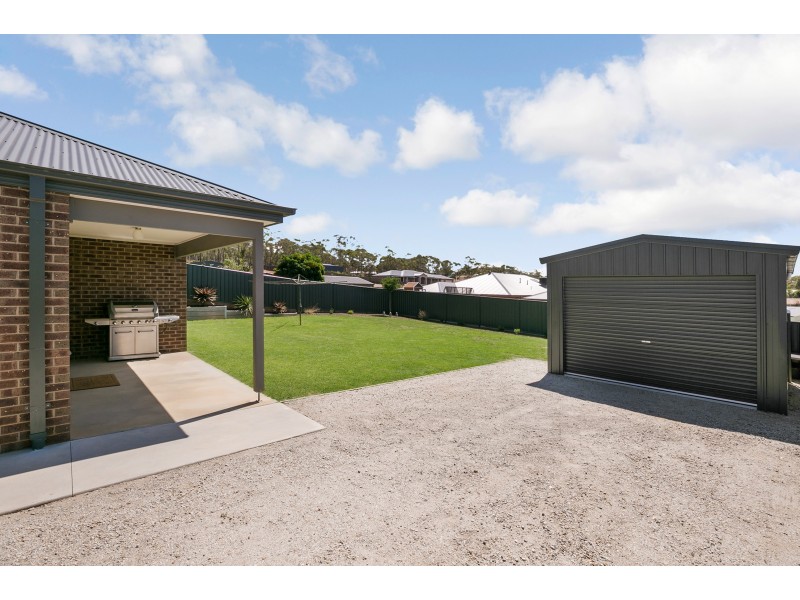 16 Lushington Rise, Mckenzie Hill VIC 3451