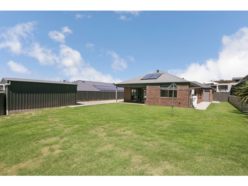16 Lushington Rise, Mckenzie Hill VIC 3451