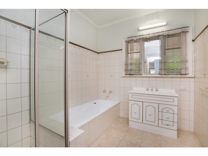 18 Maclise Street, Castlemaine VIC 3450