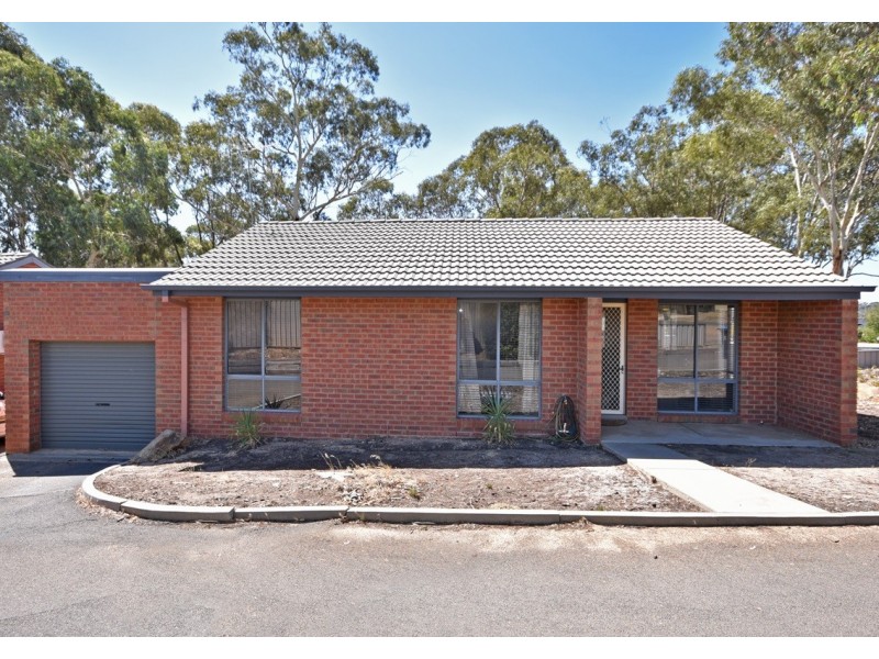 1/28 Collins Street, Kangaroo Flat VIC 3555