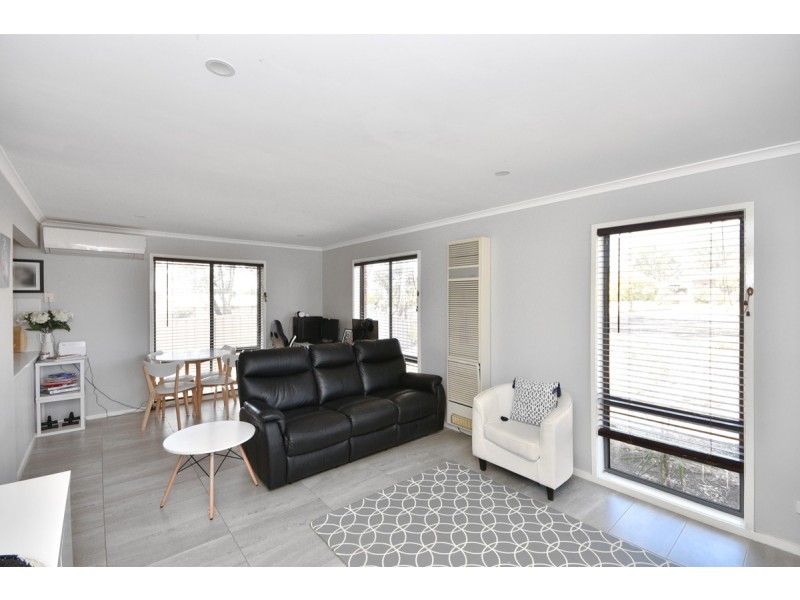 1/28 Collins Street, Kangaroo Flat VIC 3555