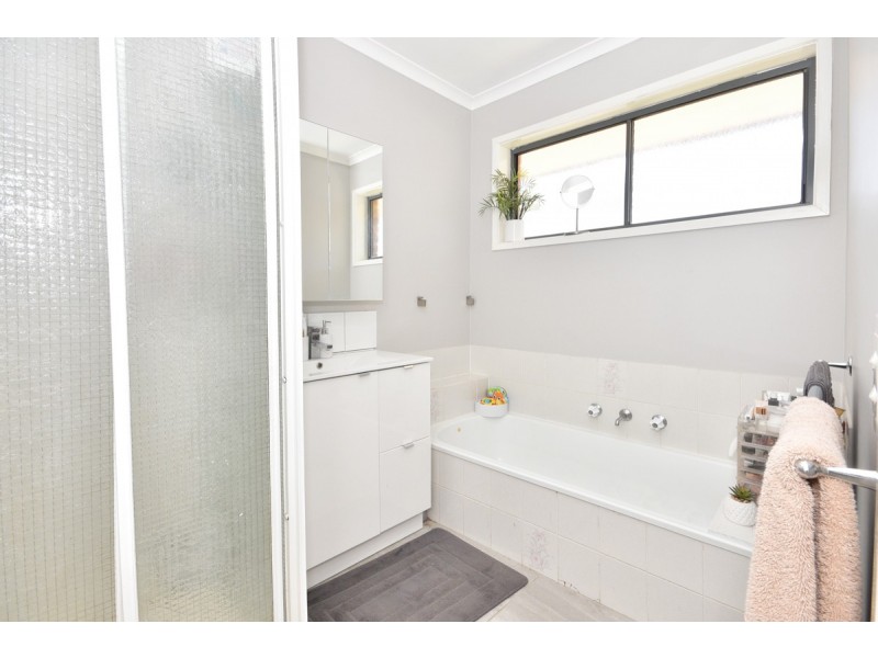 1/28 Collins Street, Kangaroo Flat VIC 3555
