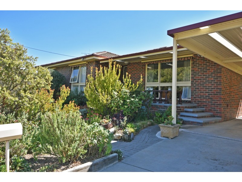 246 MacKenzie Street West, Kangaroo Flat VIC 3555