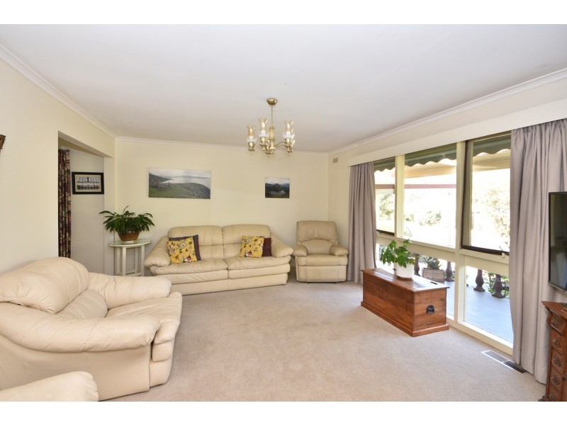 246 MacKenzie Street West, Kangaroo Flat VIC 3555