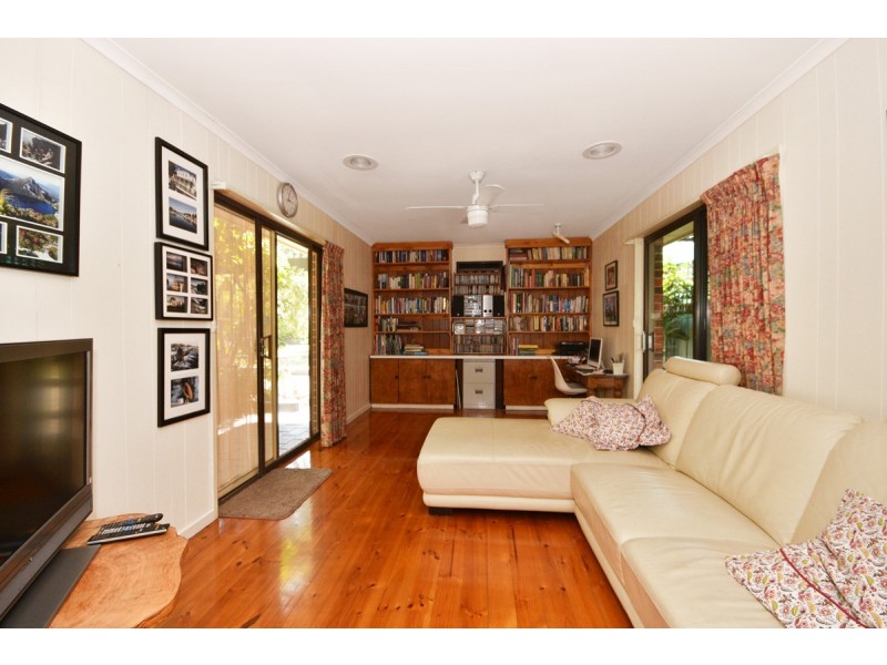 246 MacKenzie Street West, Kangaroo Flat VIC 3555