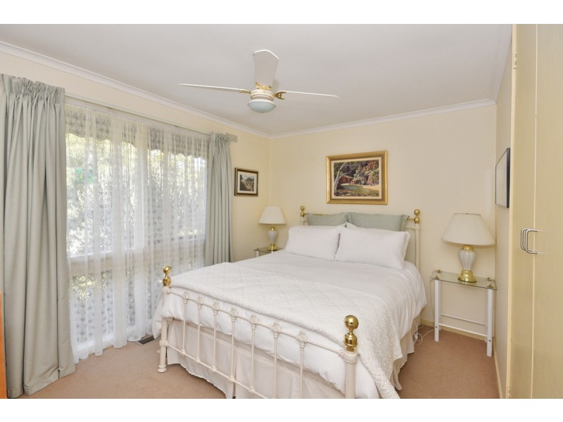 246 MacKenzie Street West, Kangaroo Flat VIC 3555