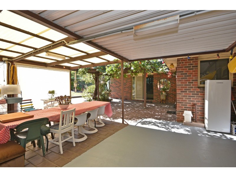 246 MacKenzie Street West, Kangaroo Flat VIC 3555