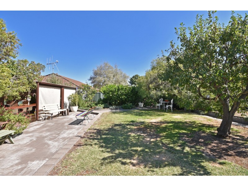 246 MacKenzie Street West, Kangaroo Flat VIC 3555