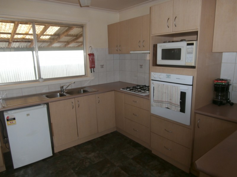 8 Fanning Street, Charlton VIC 3525