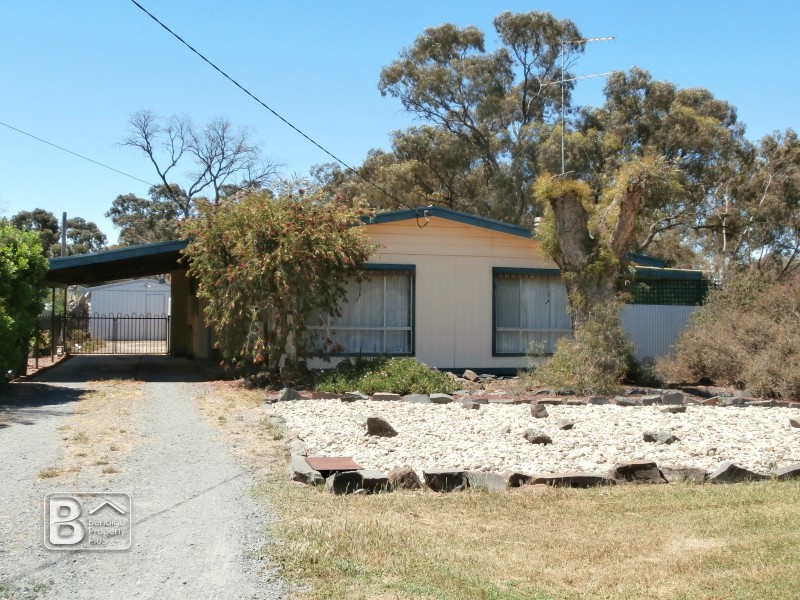 8 Fanning Street, Charlton VIC 3525