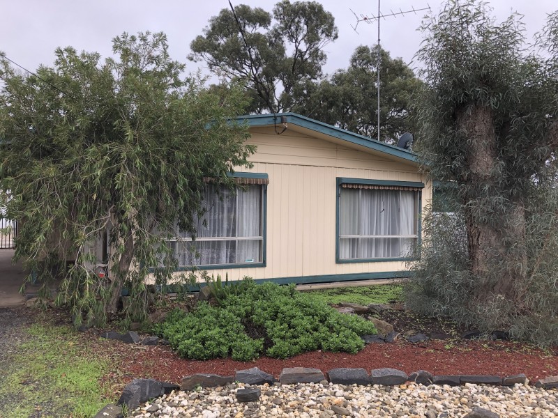 8 Fanning Street, Charlton VIC 3525