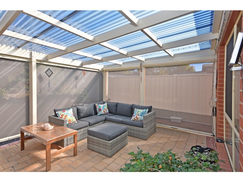 9 DeJong Court, Kangaroo Flat VIC 3555