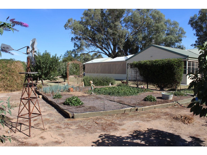 564 Restdown Road, Rochester VIC 3561