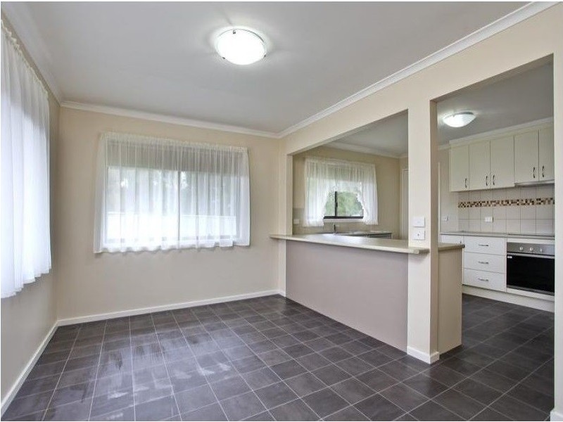 33 Helm Street, Kangaroo Flat VIC 3555