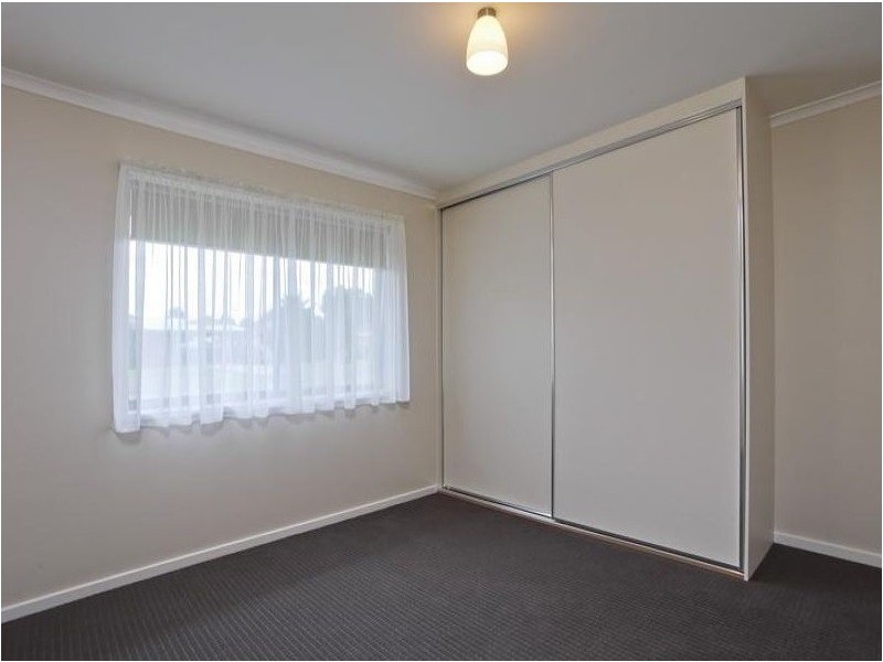 33 Helm Street, Kangaroo Flat VIC 3555