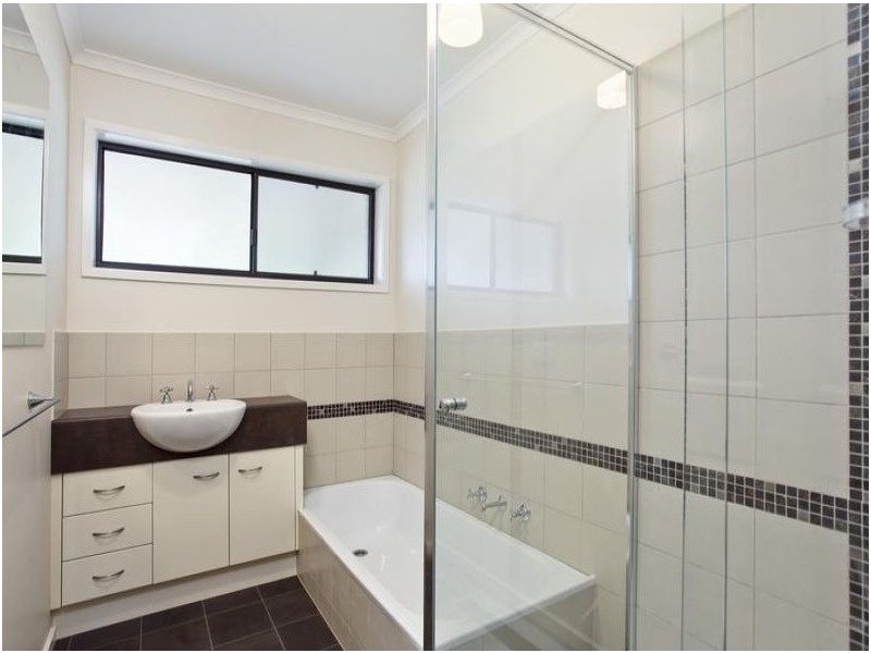 33 Helm Street, Kangaroo Flat VIC 3555
