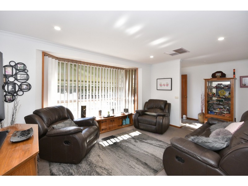 22 Lukin Crescent, Kangaroo Flat VIC 3555