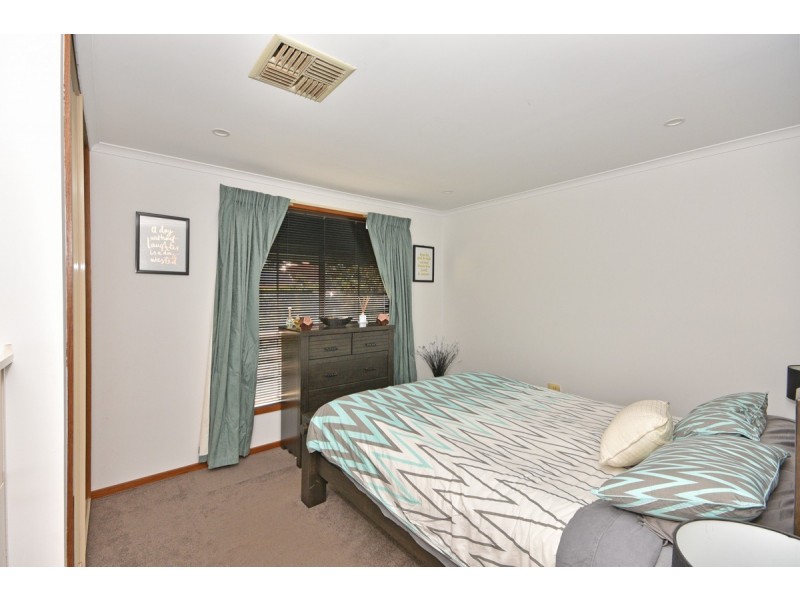 22 Lukin Crescent, Kangaroo Flat VIC 3555