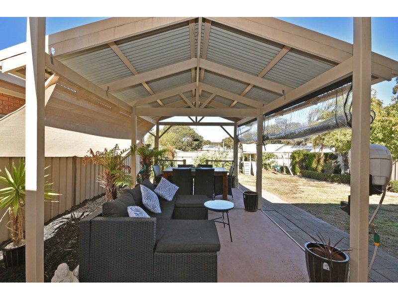 22 Lukin Crescent, Kangaroo Flat VIC 3555