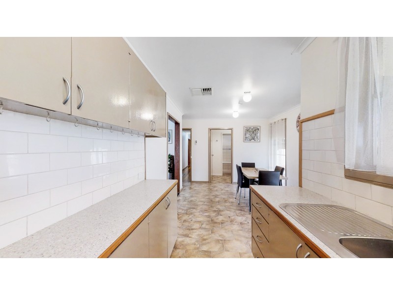 1 Roy Court, California Gully VIC 3556