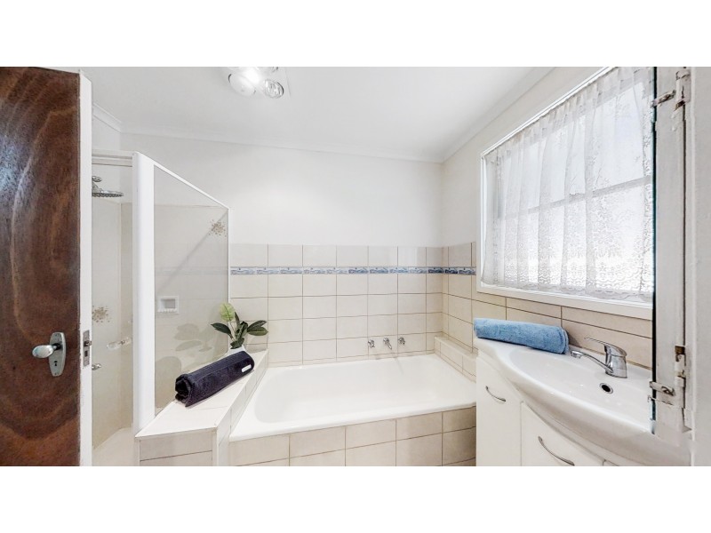 1 Roy Court, California Gully VIC 3556