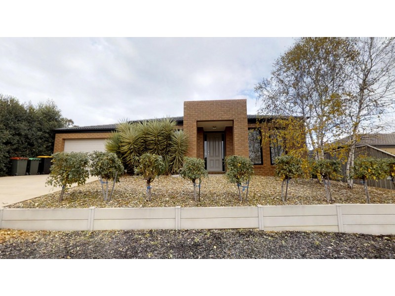 7 Freeman Drive, Kangaroo Flat VIC 3555