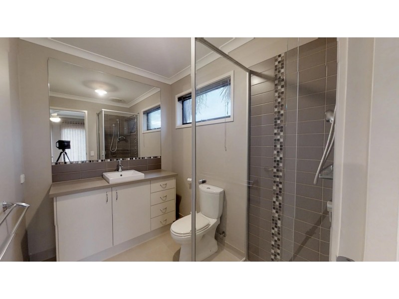 7 Freeman Drive, Kangaroo Flat VIC 3555