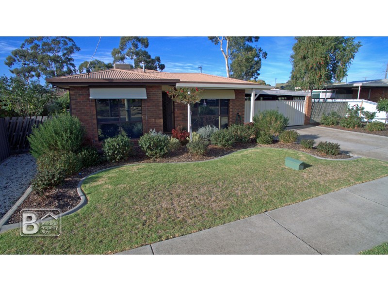 323 MacKenzie Street West, Kangaroo Flat VIC 3555