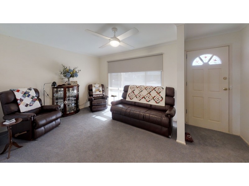 323 MacKenzie Street West, Kangaroo Flat VIC 3555