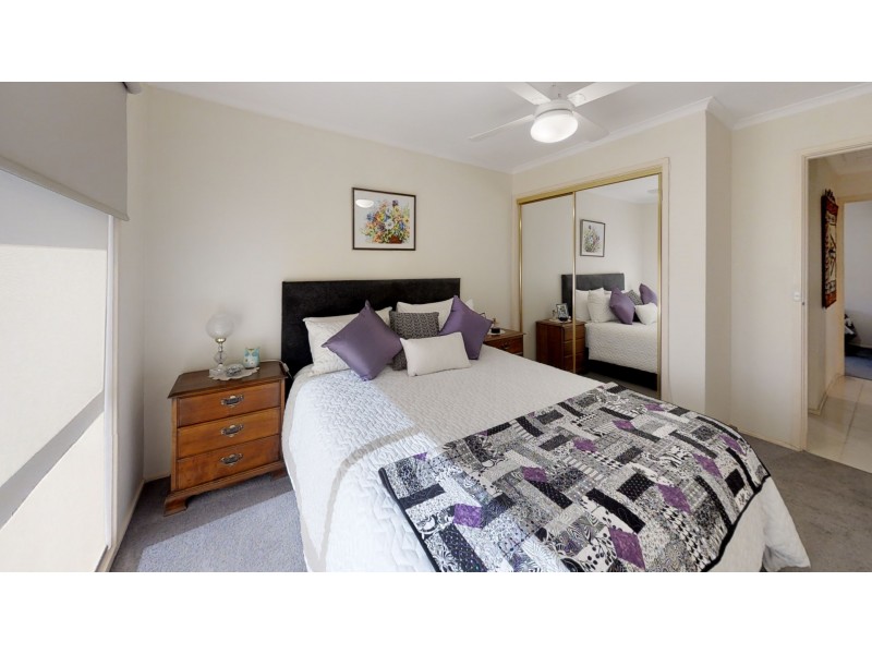 323 MacKenzie Street West, Kangaroo Flat VIC 3555