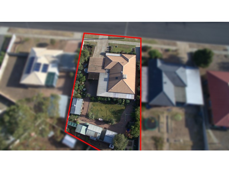 323 MacKenzie Street West, Kangaroo Flat VIC 3555