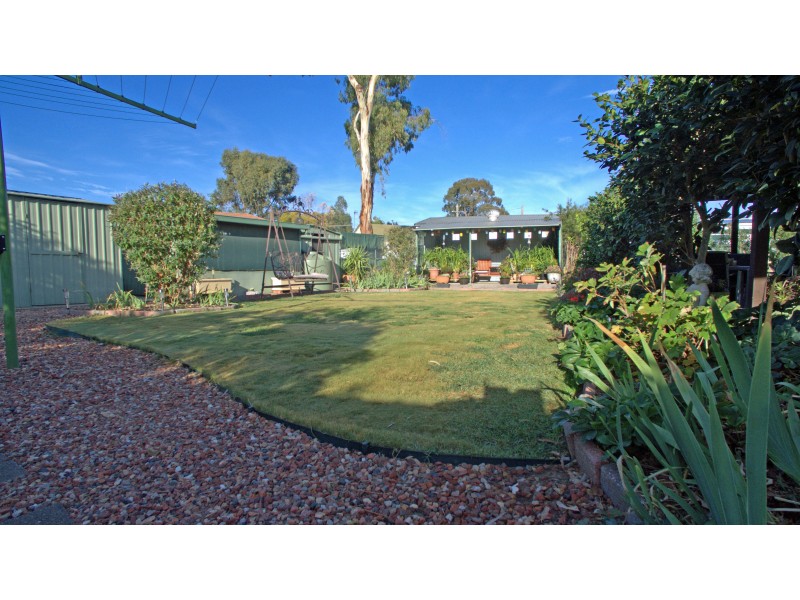 323 MacKenzie Street West, Kangaroo Flat VIC 3555