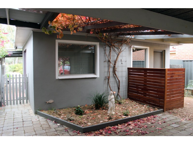 123 Crusoe Road, Kangaroo Flat VIC 3555