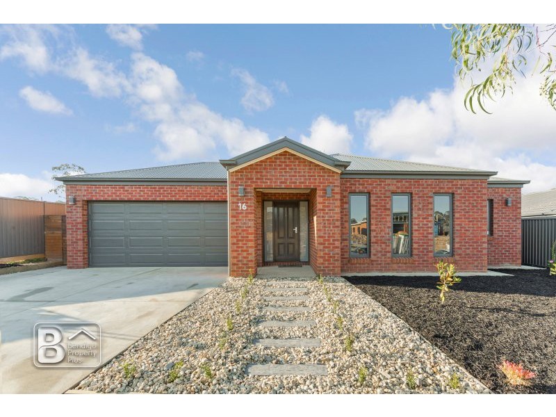 16 Carloway Street, Mckenzie Hill VIC 3451