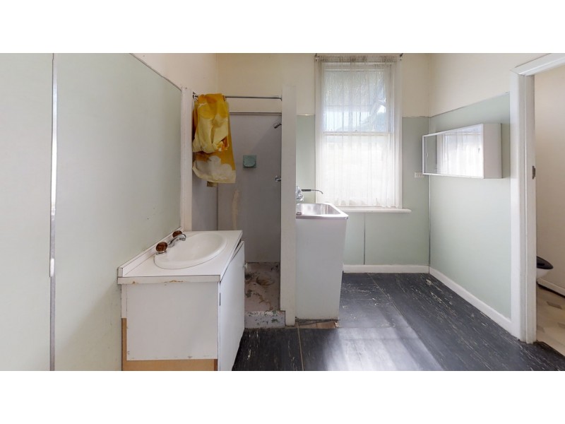 84 High Street, Kangaroo Flat VIC 3555