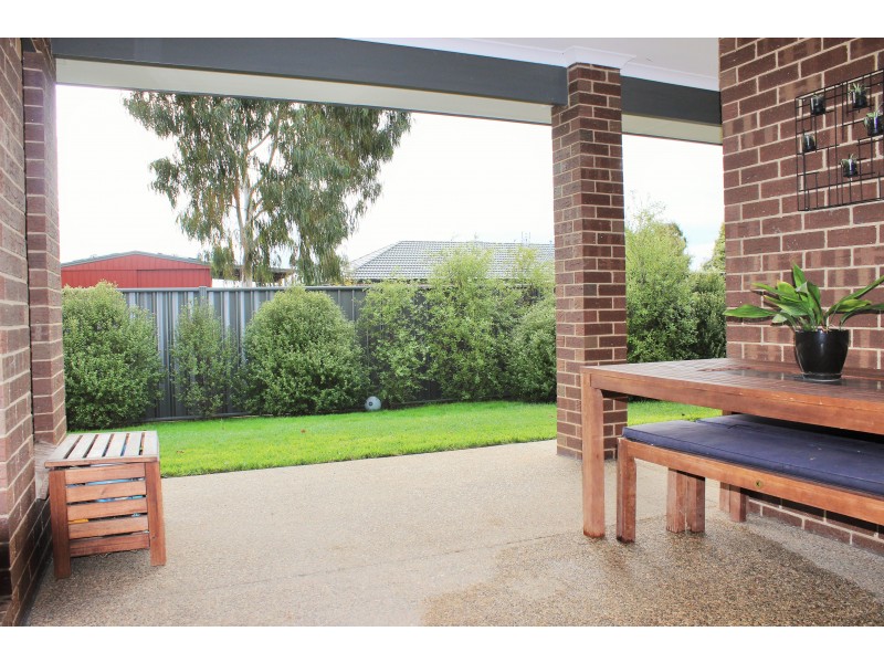 40 Greenfield Drive, Epsom VIC 3551