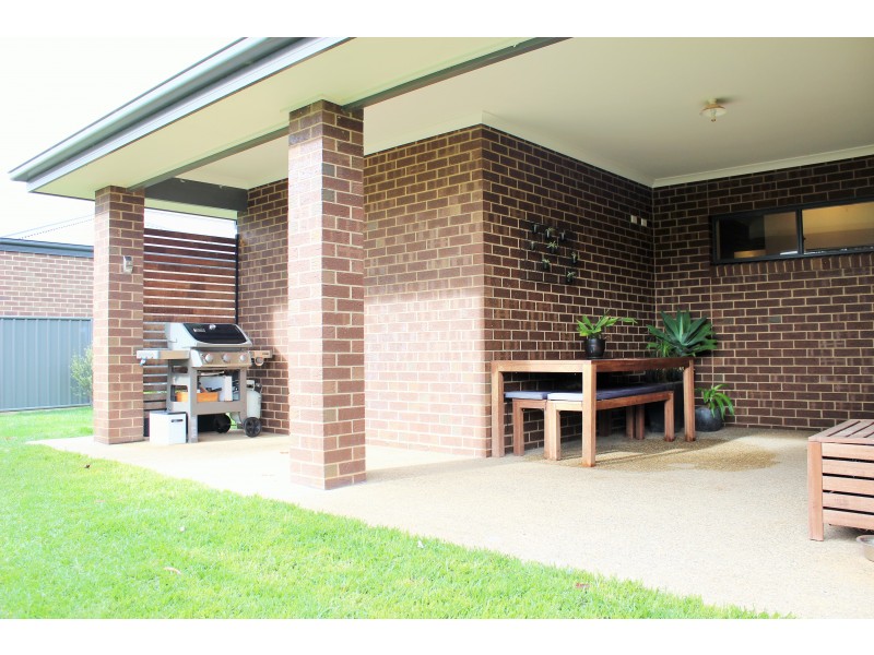 40 Greenfield Drive, Epsom VIC 3551