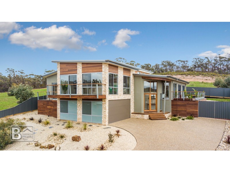 12 Jarrod Drive, Mckenzie Hill VIC 3451