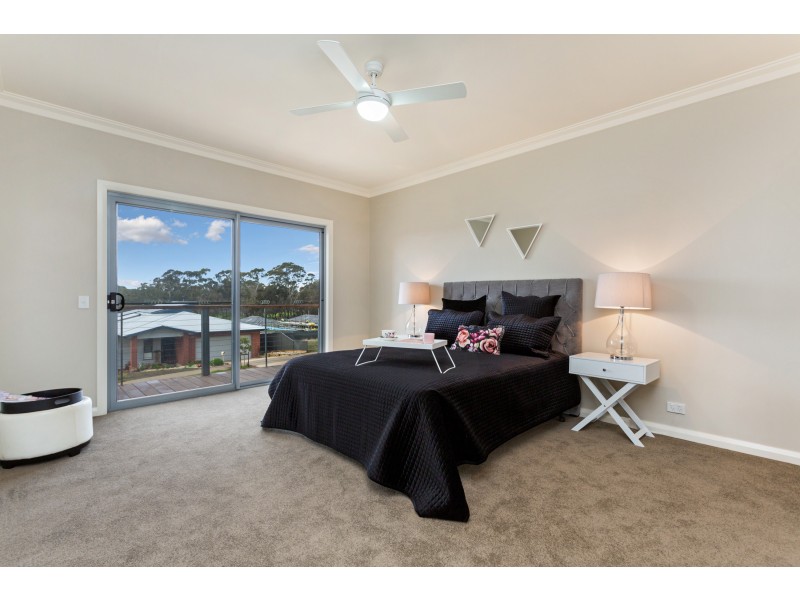 12 Jarrod Drive, Mckenzie Hill VIC 3451