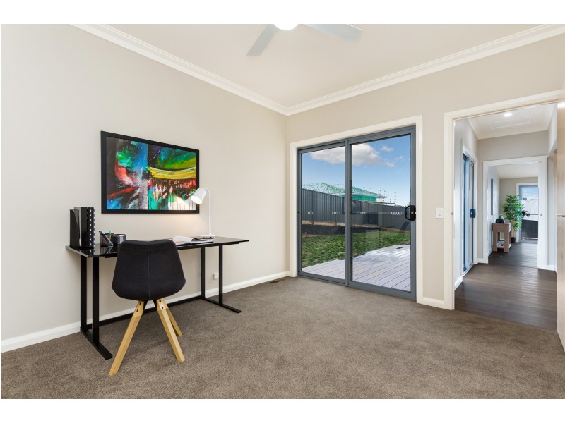 12 Jarrod Drive, Mckenzie Hill VIC 3451