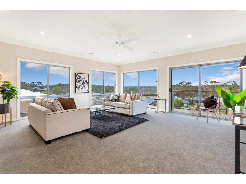 12 Jarrod Drive, Mckenzie Hill VIC 3451