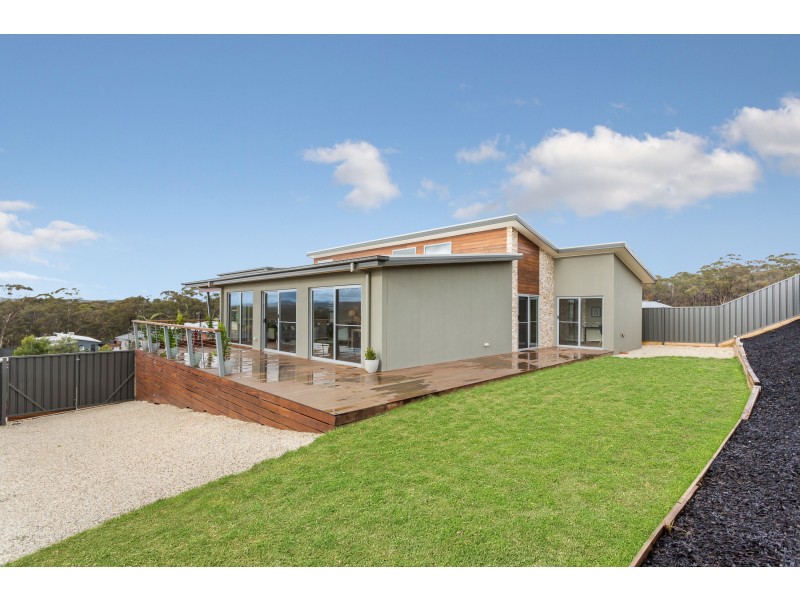 12 Jarrod Drive, Mckenzie Hill VIC 3451