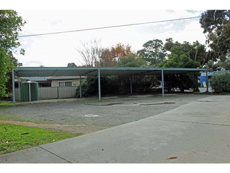 84 High Street, Kangaroo Flat VIC 3555