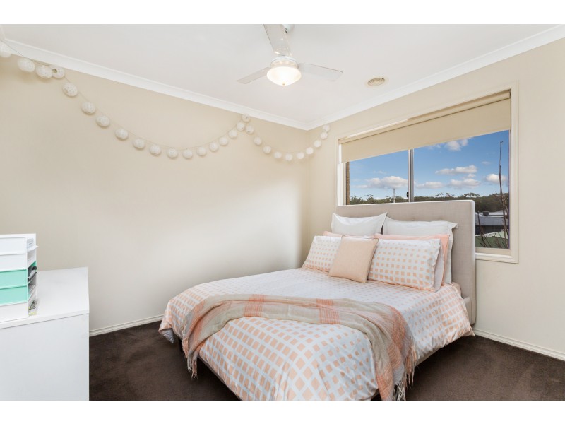 9 Phyllis Crescent, Mckenzie Hill VIC 3451