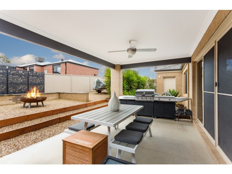 9 Phyllis Crescent, Mckenzie Hill VIC 3451