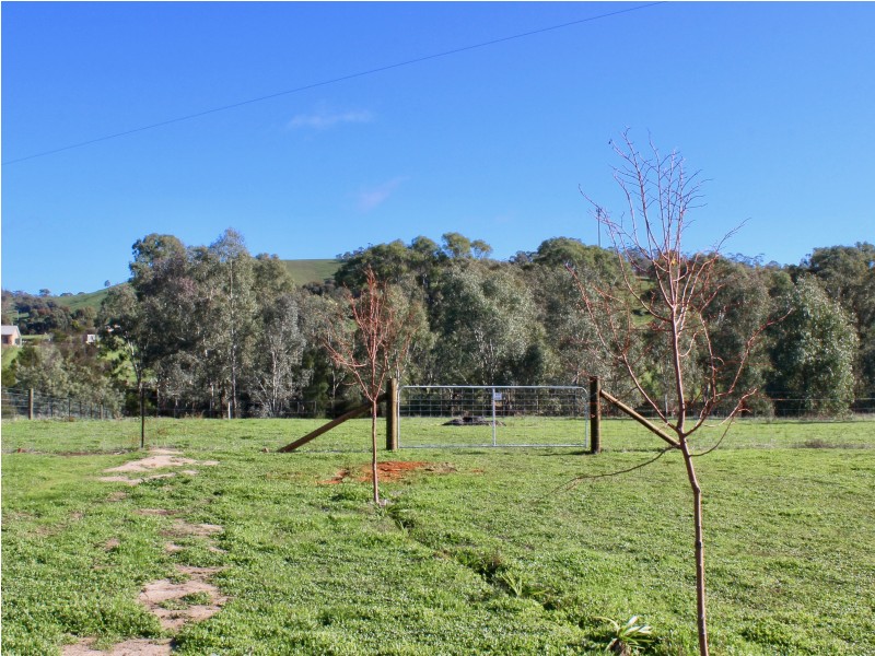 60 Bendigo-Maldon Road, Lockwood South VIC 3551