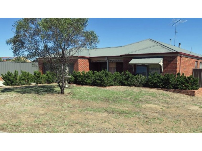 32 Kathleen Terrace, Maiden Gully VIC 3551