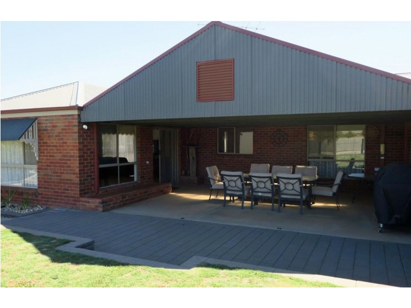 32 Kathleen Terrace, Maiden Gully VIC 3551